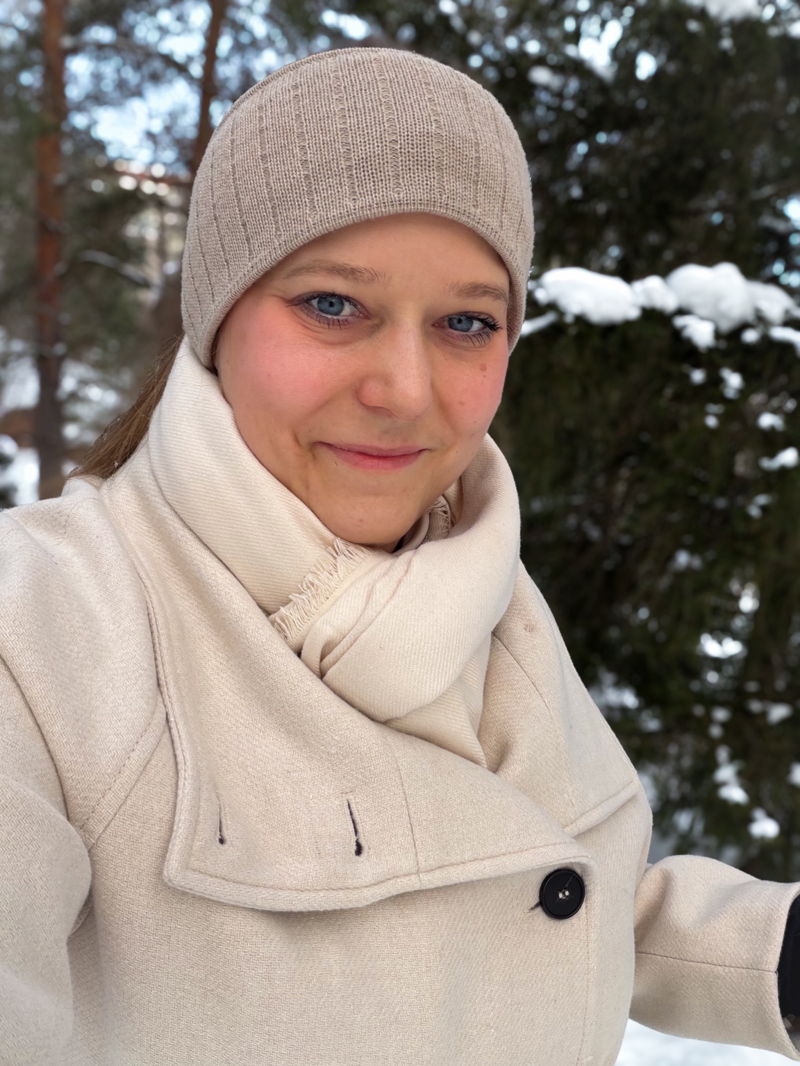 Carina Streif in einer finnischen Winterkulisse
